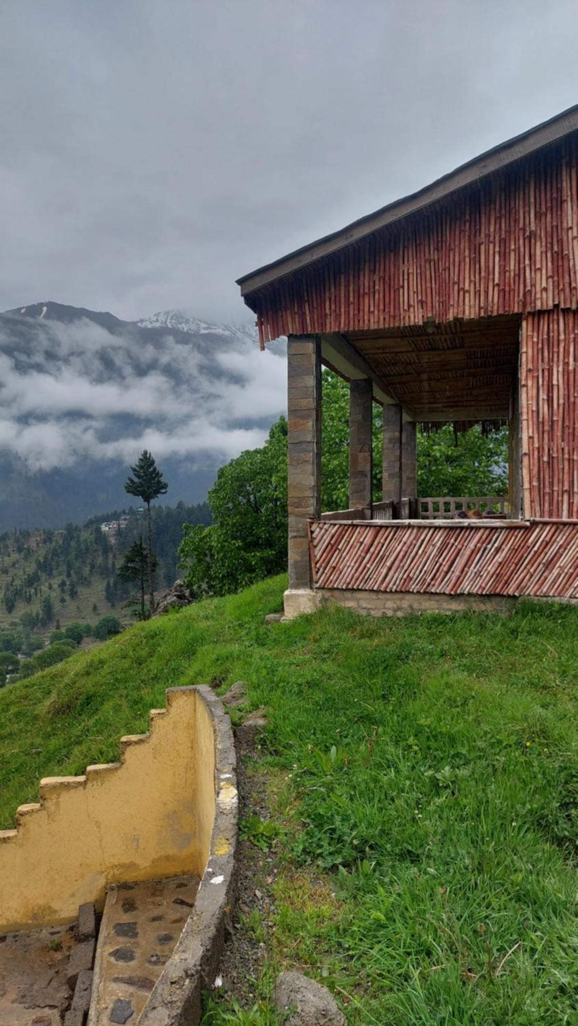 Khana Badosh Resort Kalam Buitenkant foto